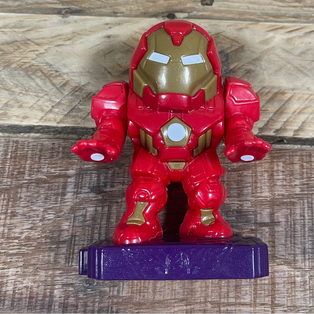 Marvel Avengers #8 Iron Man McDonalds Happy Meal Toy 2020 Red Hulk Buster Figure